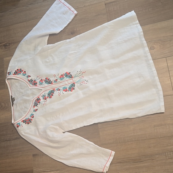 Tommy Bahama White Tunic with Floral Embroidery 100% Linen - Picture 3 of 6